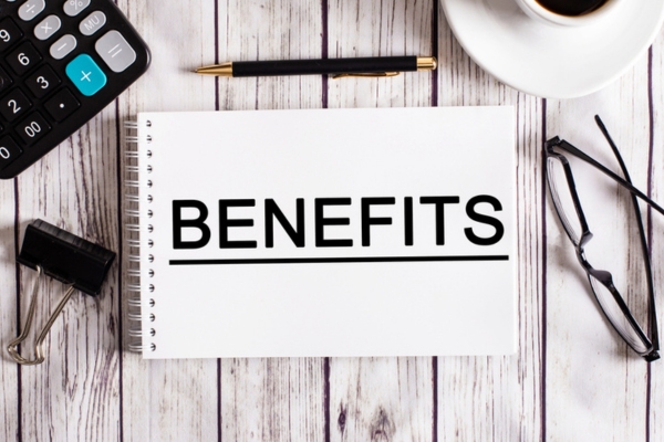 benefits written on a notebook depicting Prompt Windshield Chip Repairs