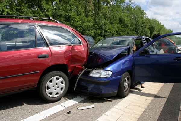 image of a car accident and impact on windshield