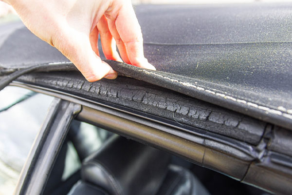 image of a convertible car roof and issues